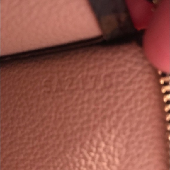 Louis Vuitton TOILETRY POUCH 26 - Picture 8 of 8